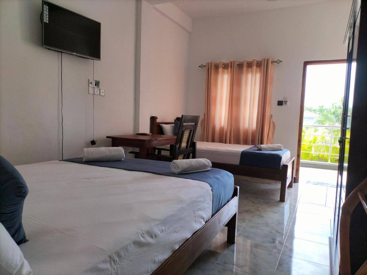 Hotel Sun Blue Uppuveli Exterior photo