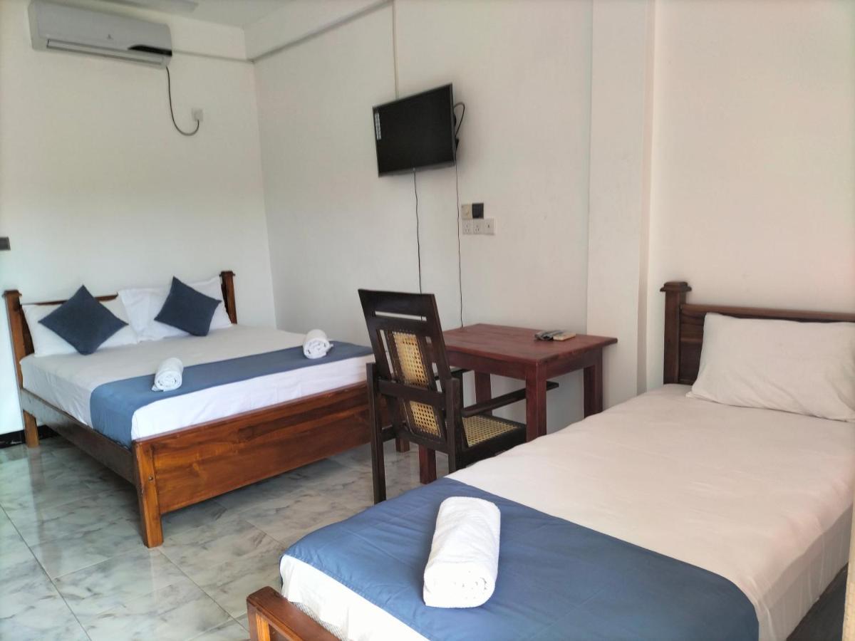 Hotel Sun Blue Uppuveli Exterior photo