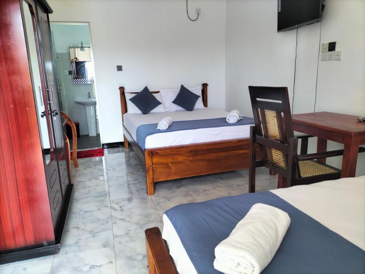 Hotel Sun Blue Uppuveli Exterior photo