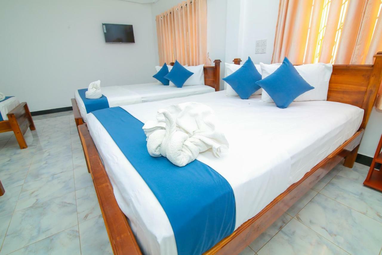 Hotel Sun Blue Uppuveli Exterior photo